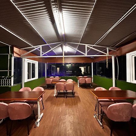 Super Hotel By Perfectstayz Mall Road Mussoorie Exteriör bild