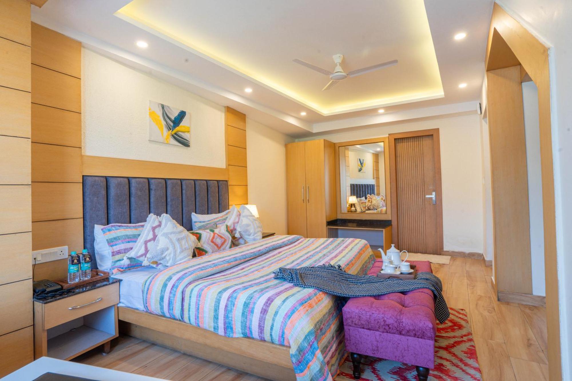 Super Hotel By Perfectstayz Mall Road Mussoorie Rum bild