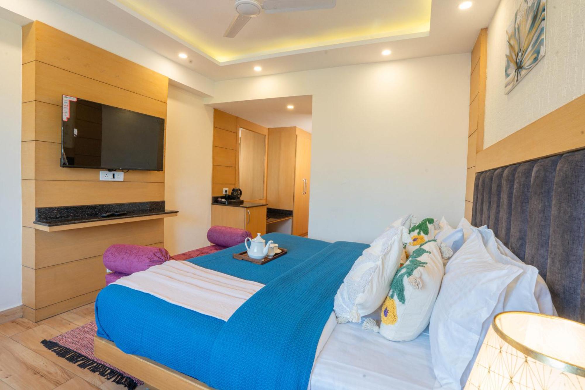 Super Hotel By Perfectstayz Mall Road Mussoorie Rum bild