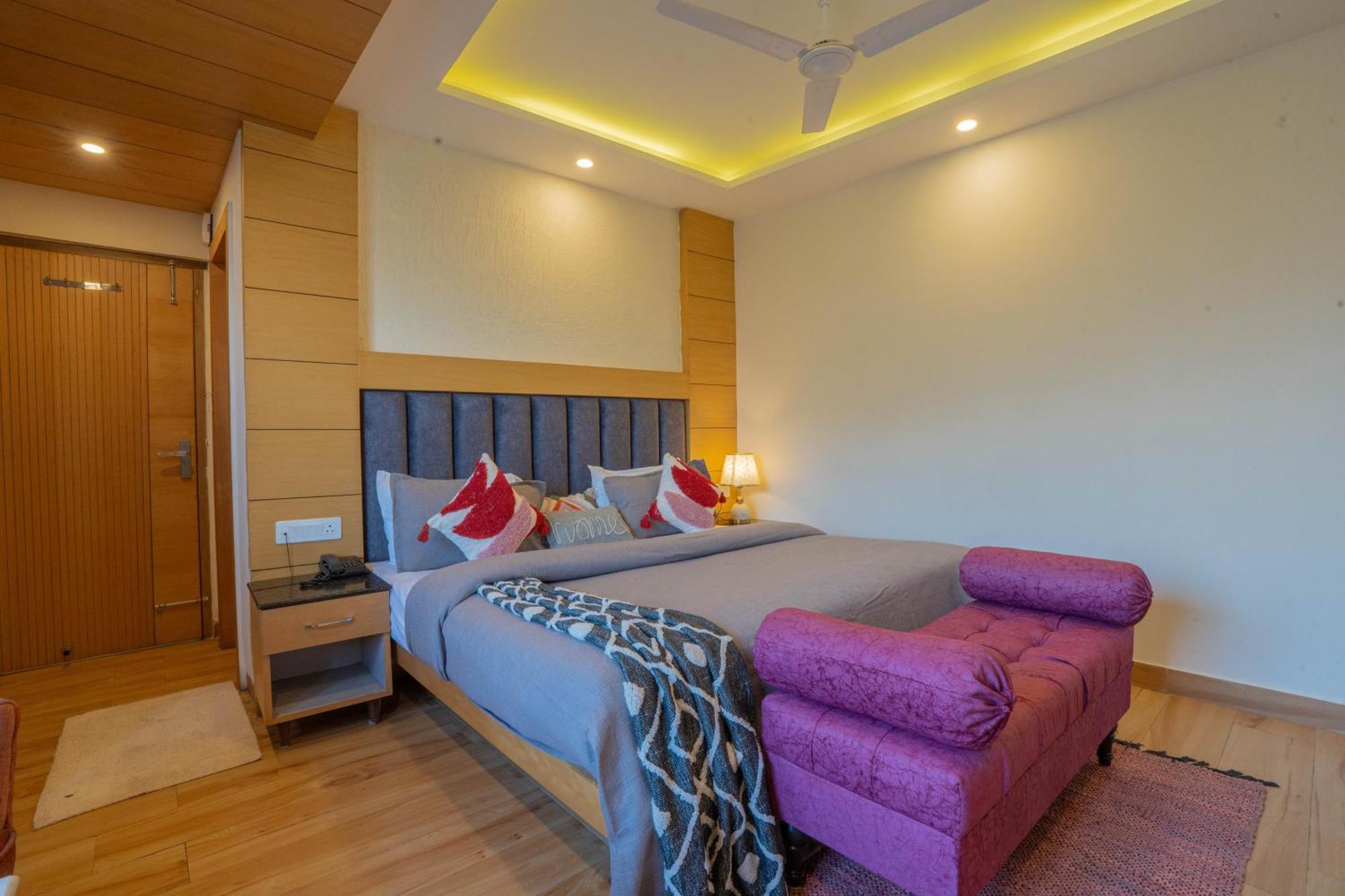Super Hotel By Perfectstayz Mall Road Mussoorie Exteriör bild