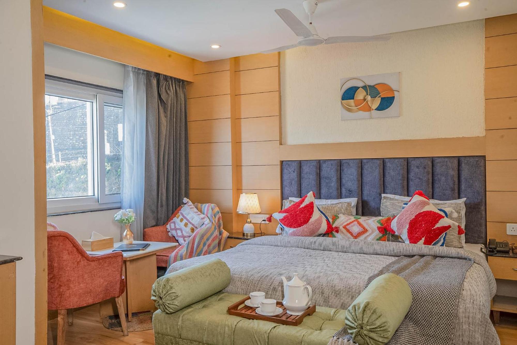 Super Hotel By Perfectstayz Mall Road Mussoorie Rum bild