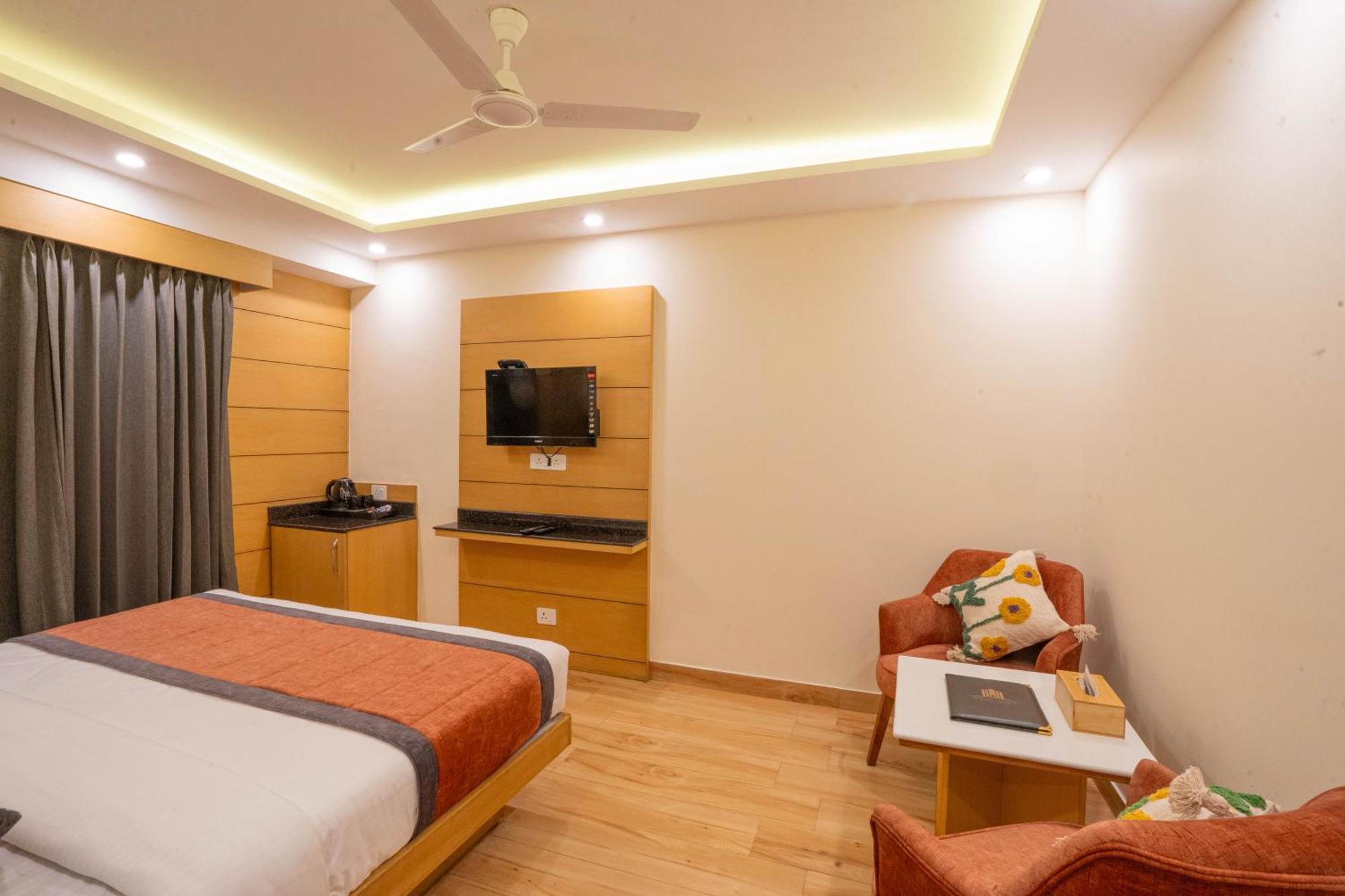 Super Hotel By Perfectstayz Mall Road Mussoorie Rum bild
