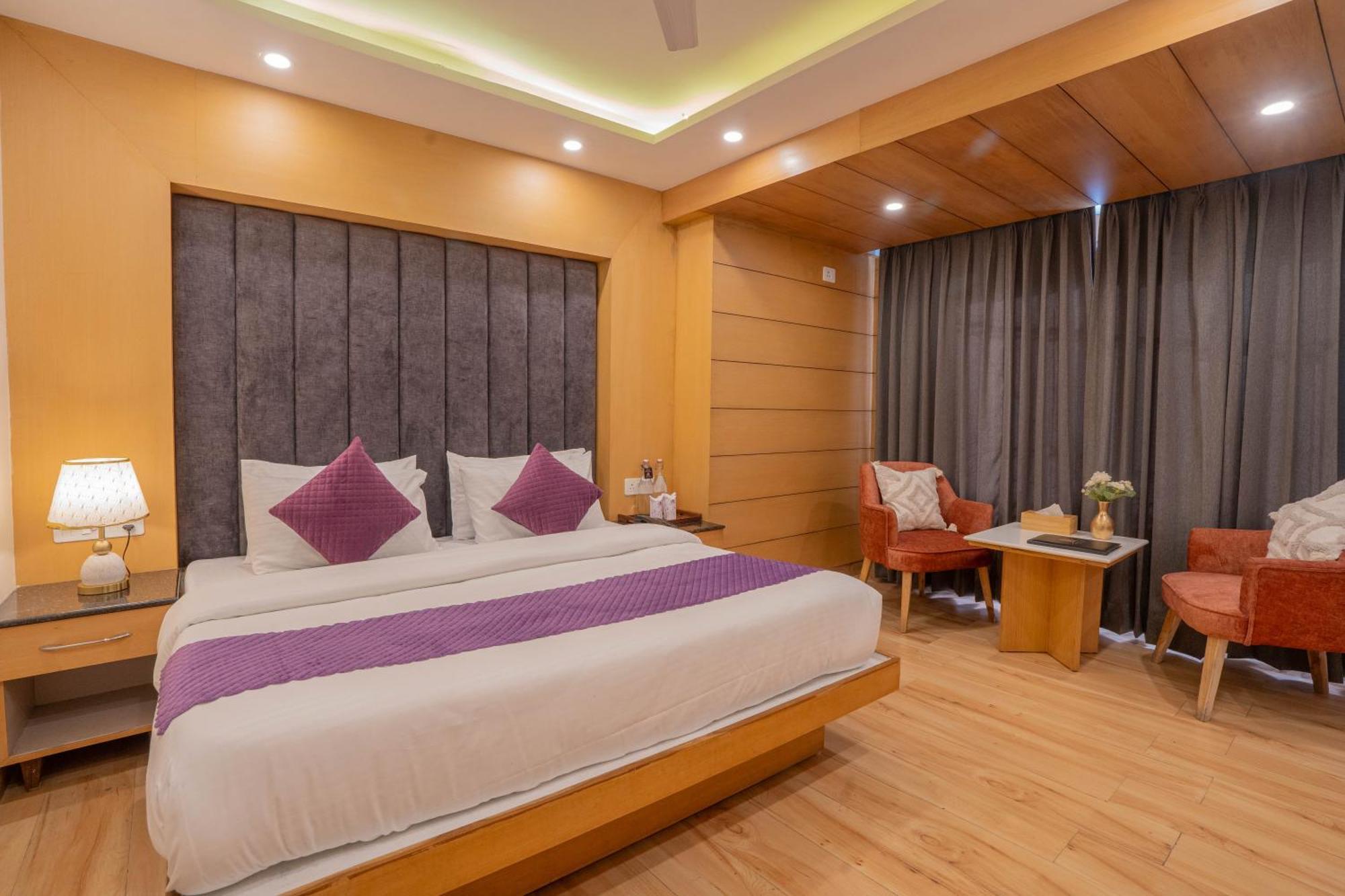 Super Hotel By Perfectstayz Mall Road Mussoorie Rum bild