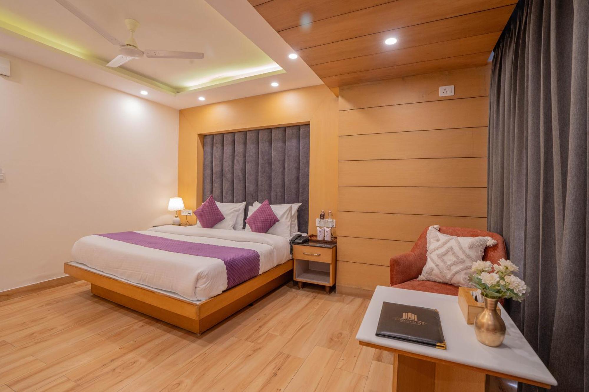 Super Hotel By Perfectstayz Mall Road Mussoorie Exteriör bild