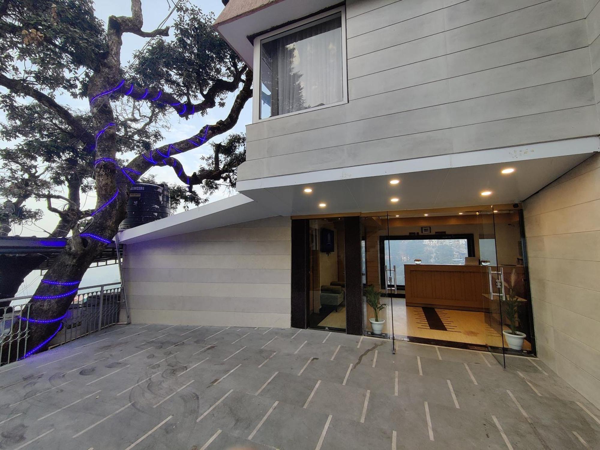 Super Hotel By Perfectstayz Mall Road Mussoorie Exteriör bild